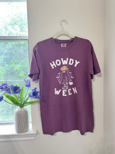 Load image into Gallery viewer, Howdy Ween T-Shirt in Berry